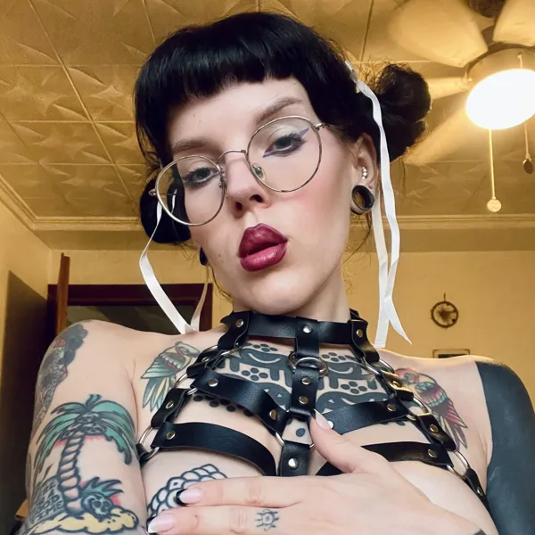 😈 SEXTING QUEEN 😈Liss 🖤 BUSTY GOTH🦇 FREE - Onlyfans